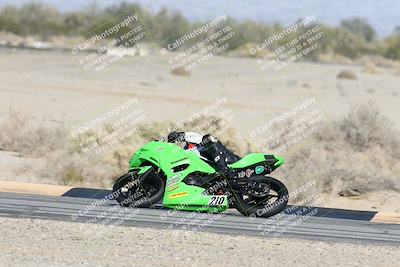 media/Dec-07-2025-CVMA (Sun) [[3e7d2de5dc]]/Race 9-Formula UL Shootout/